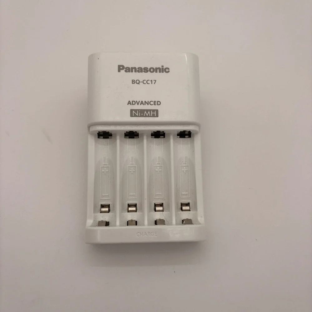 Panasonic BQ-CC17 Advanced‎ Ni-MH 4-Slot
